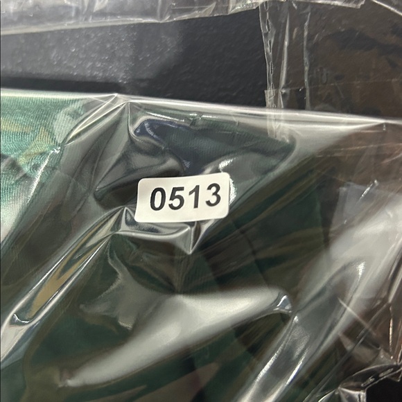 Esenchel Green Short Sleeve Shirt (Women’s XL) - Picture 8 of 8